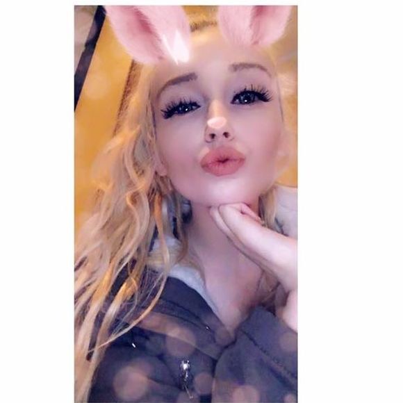 Meet your Posher, Cierra - Picture 1 of 1